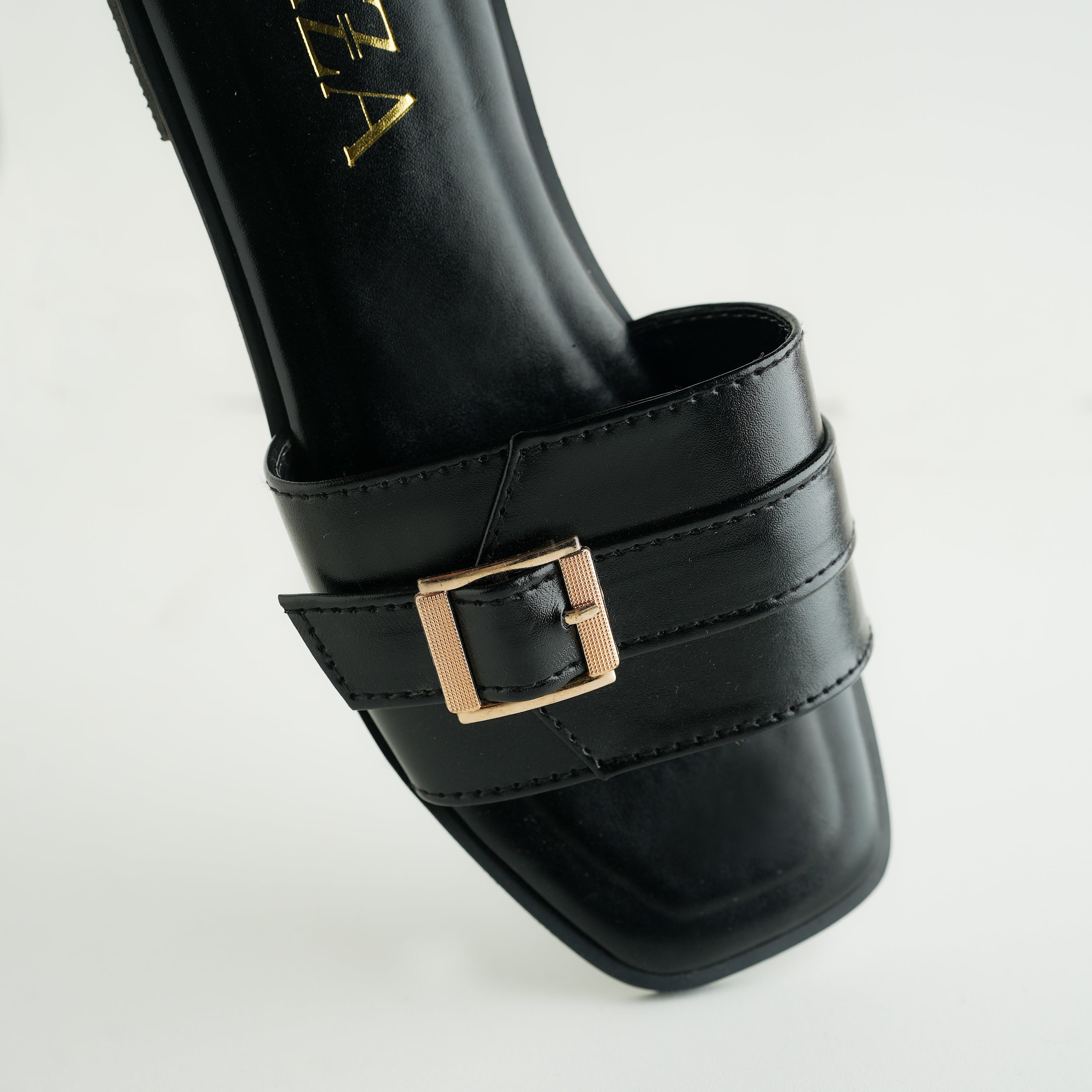 Hiza Classic Charm - Black