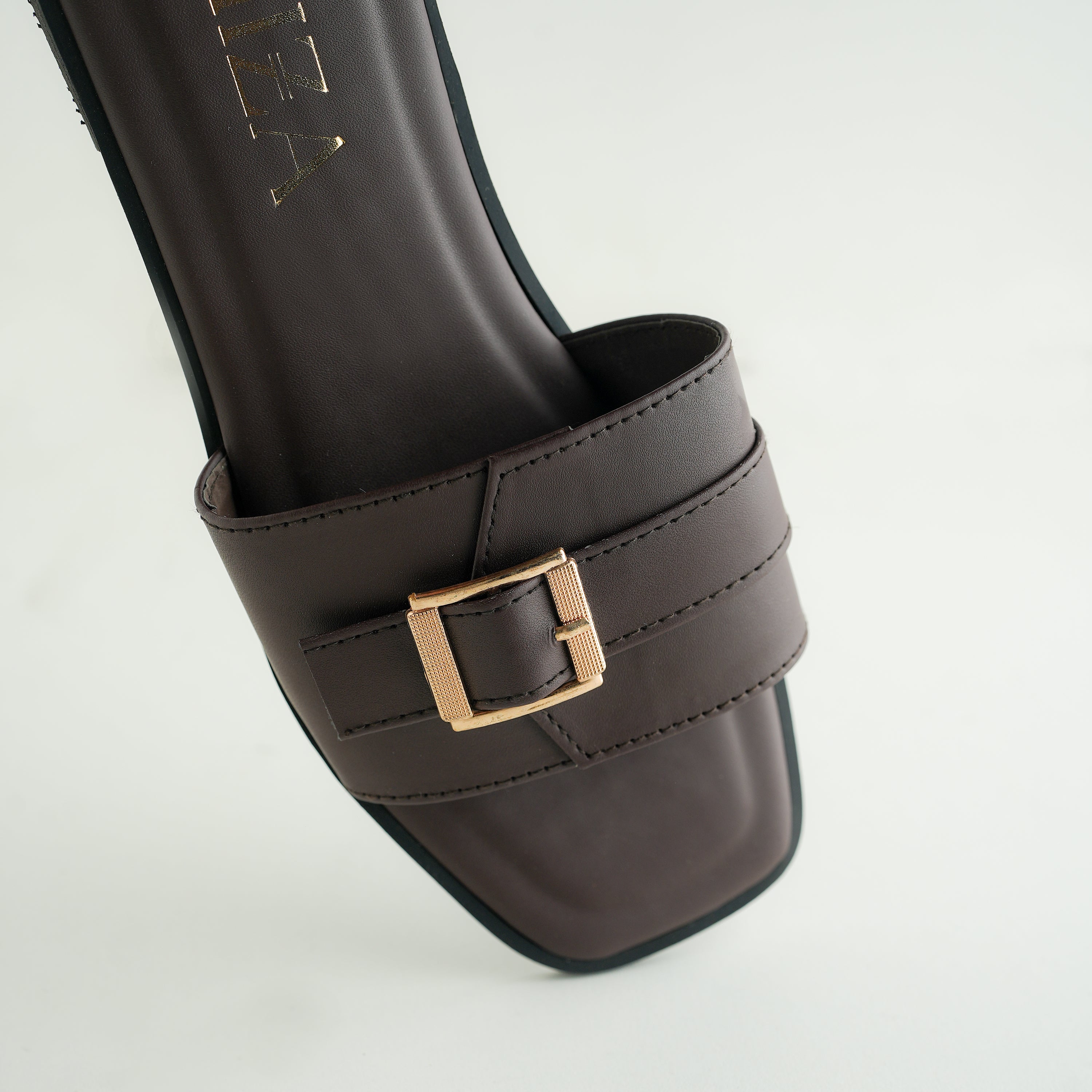 Hiza Classic Charm - Dark Brown