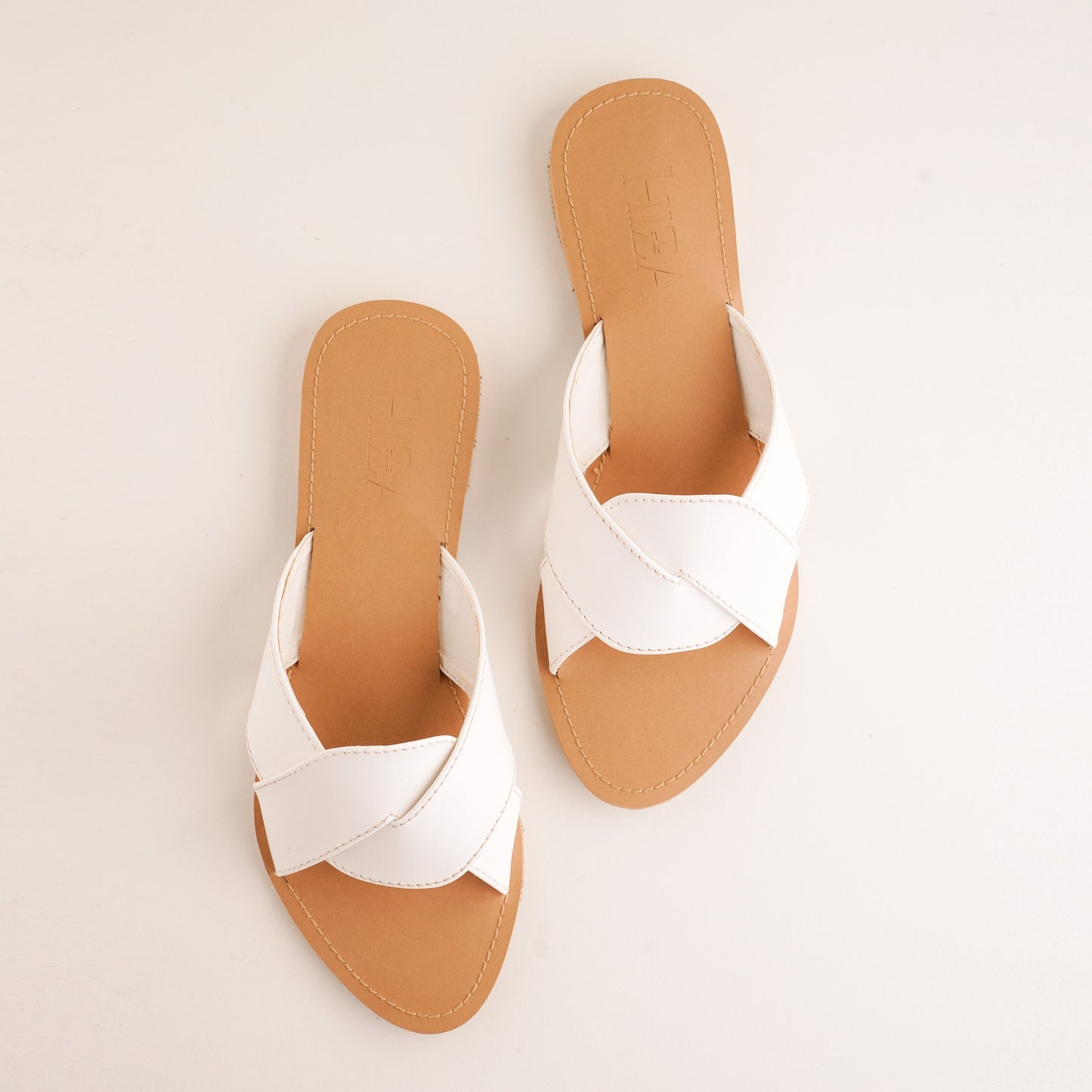 Hiza Isla - White
