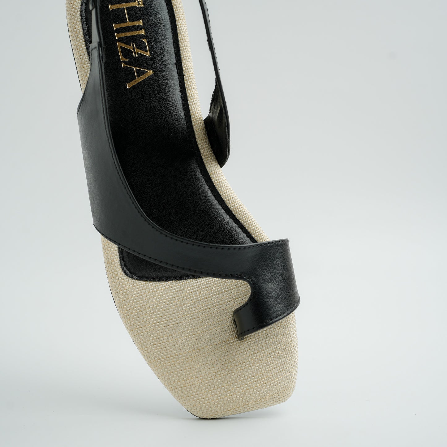 Hiza Bloom - Black