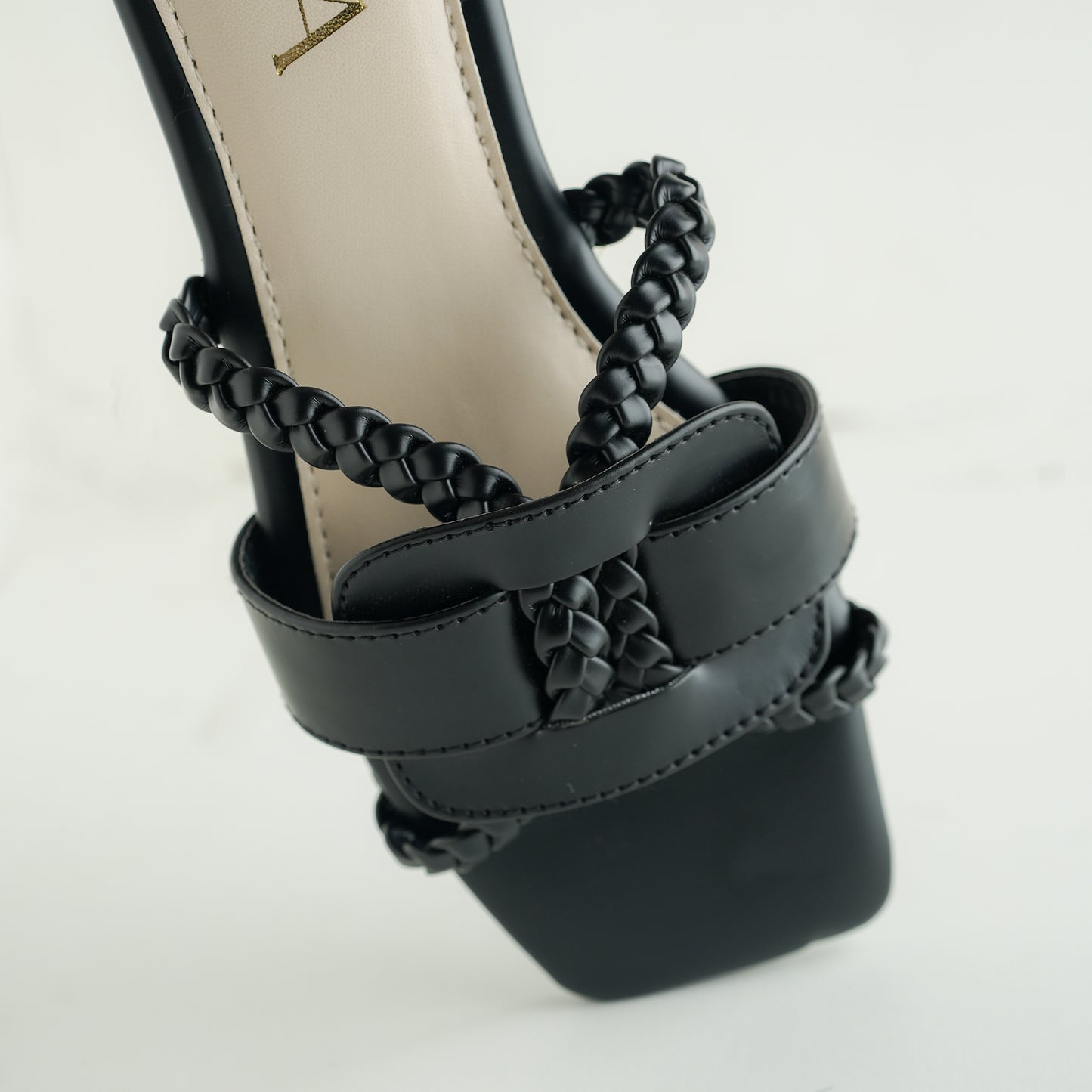 Hiza Butterfly - Black