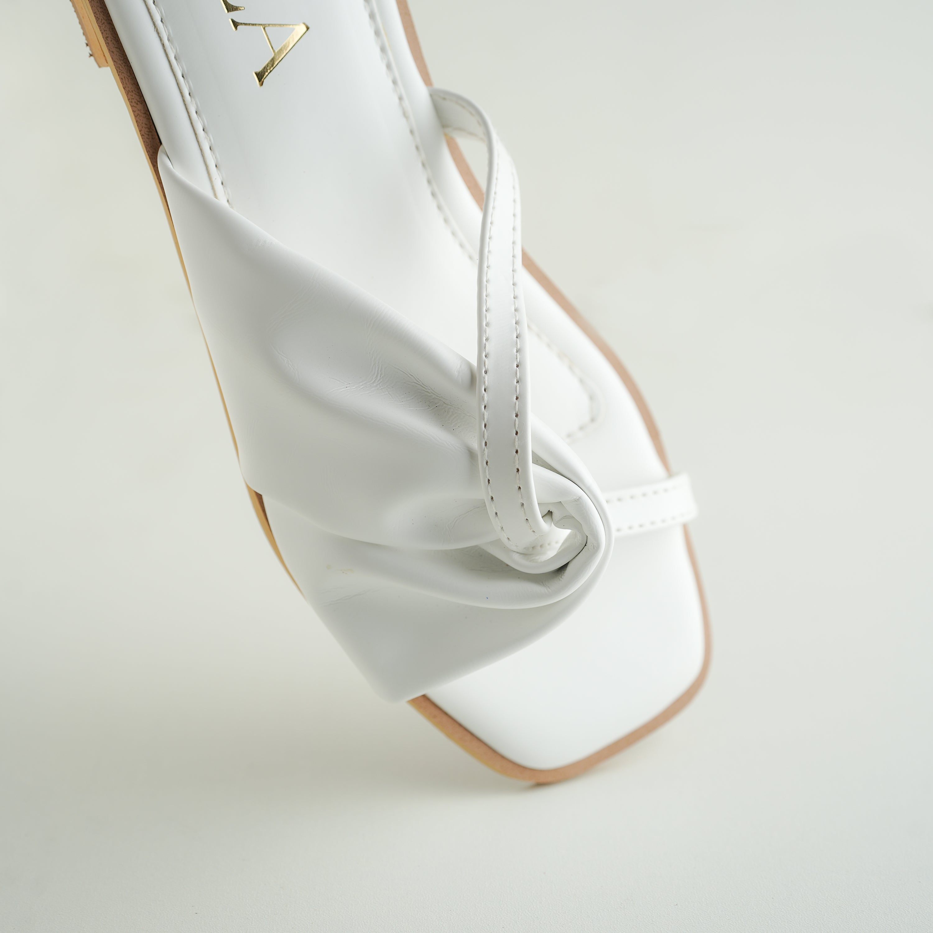 Hiza Lilac Luxe - White